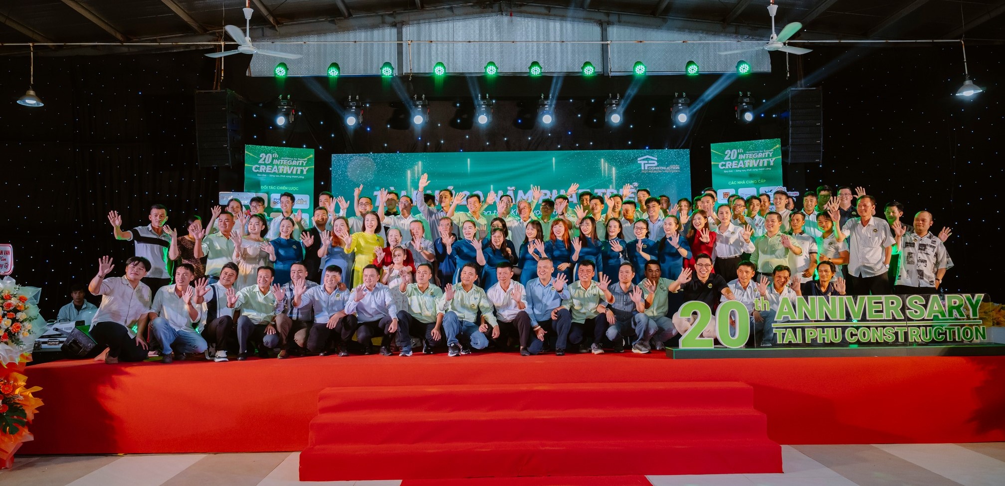 Đội Ngũ Nhân Sự Của Tài Phú Tại Lễ Kỷ Niệm 20 Năm Thành Lập Công Ty